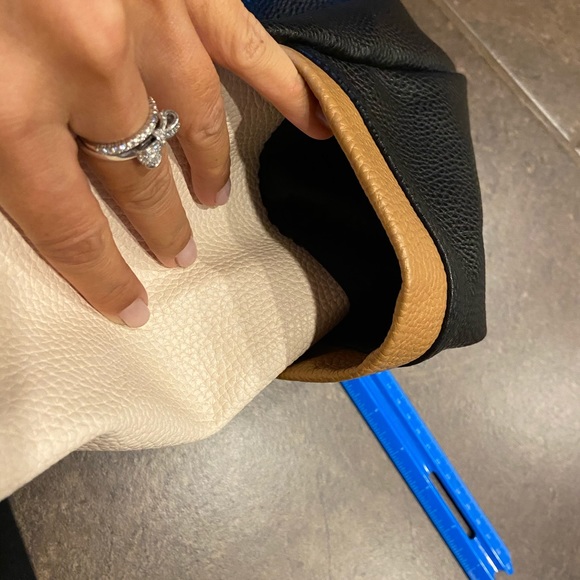 Large Nautica Zip Tote - Picture 6 of 7